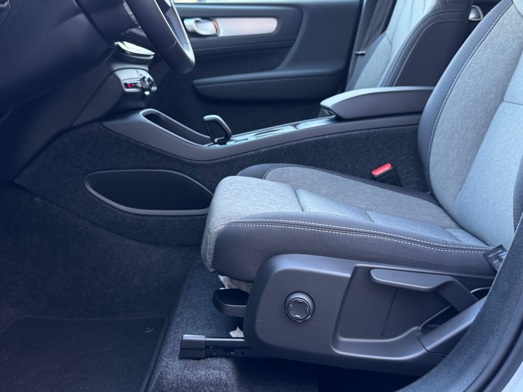 Volvo XC40 SUV / Terénní 2,0 l 120 kw