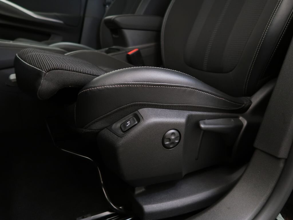 Opel Grandland SUV 1,2 l 96 kw