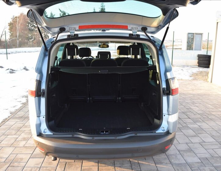 Ford S-MAX MPV 2,0 l 107 kw