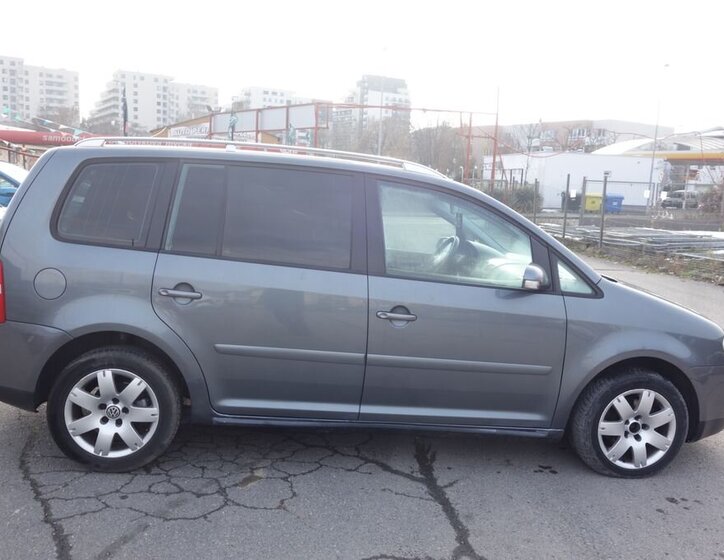 Volkswagen Touran 7