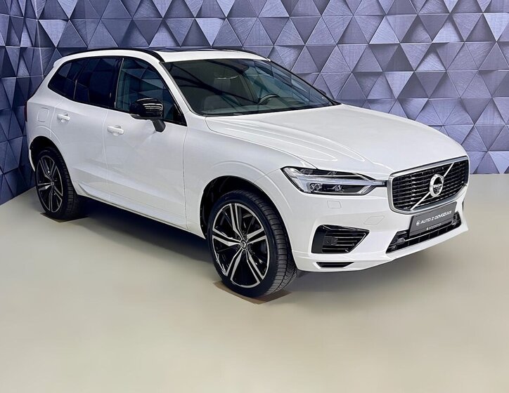 Volvo XC60 SUV / Terénní 2,0 l 288 kw
