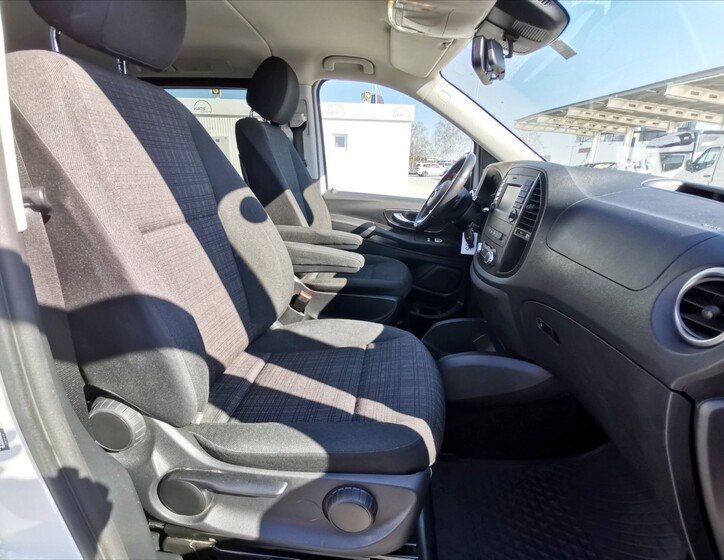 Mercedes-Benz Vito 7