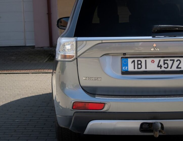 Mitsubishi Outlander SUV / Terénní 2,3 l 110 kw