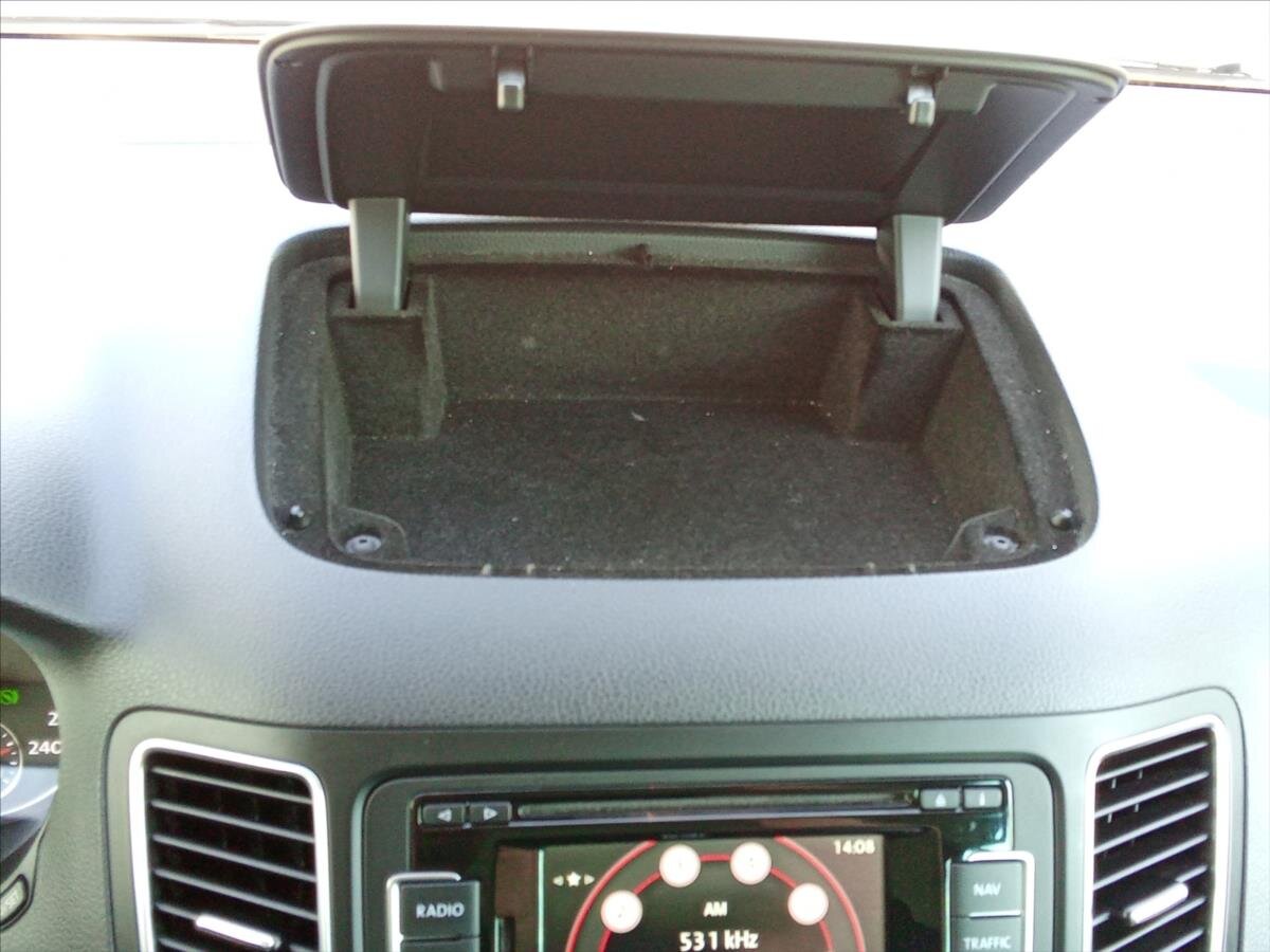 Volkswagen Sharan MPV 2,0 l 103 kw