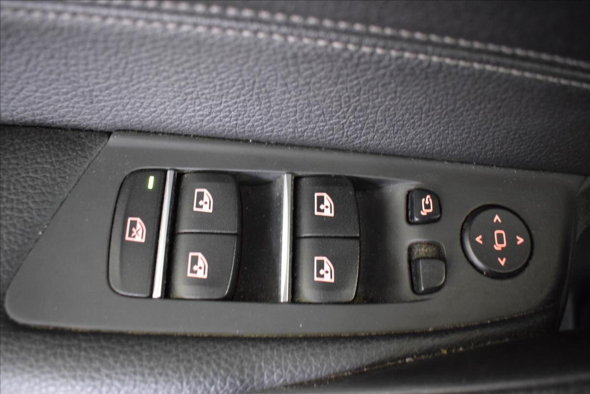 BMW Řada 5 Sedan / Limuzína 3,0 l 195 kw