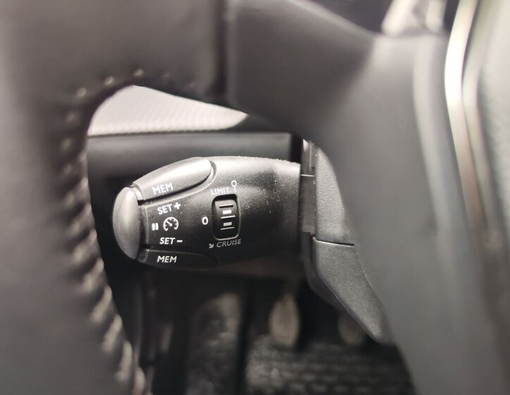 Peugeot 2008 SUV 1,2 l 96 kw