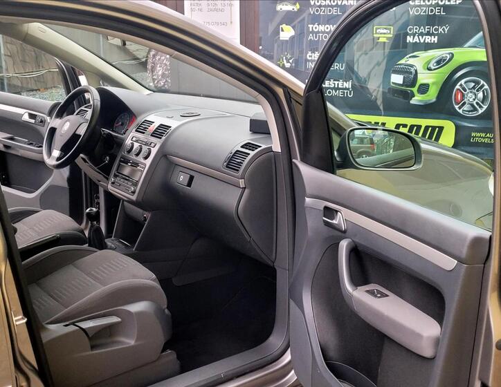 Volkswagen Touran 28