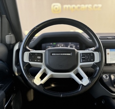 Land Rover Defender 16