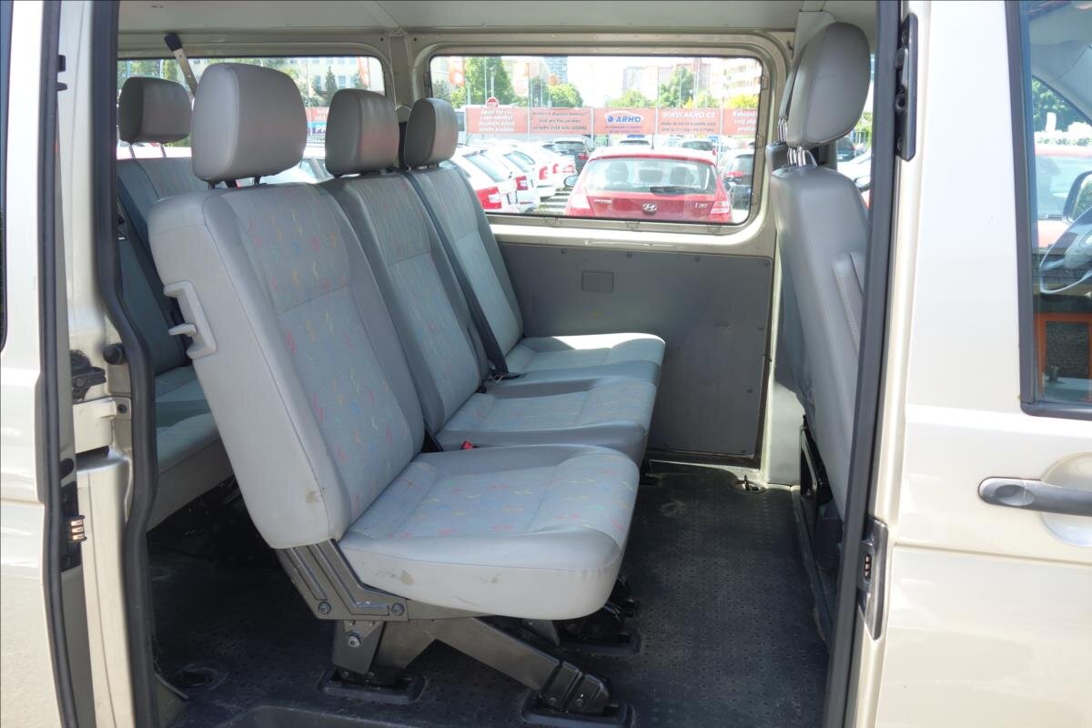 Volkswagen Transporter Kombi 2,5 l 96 kw