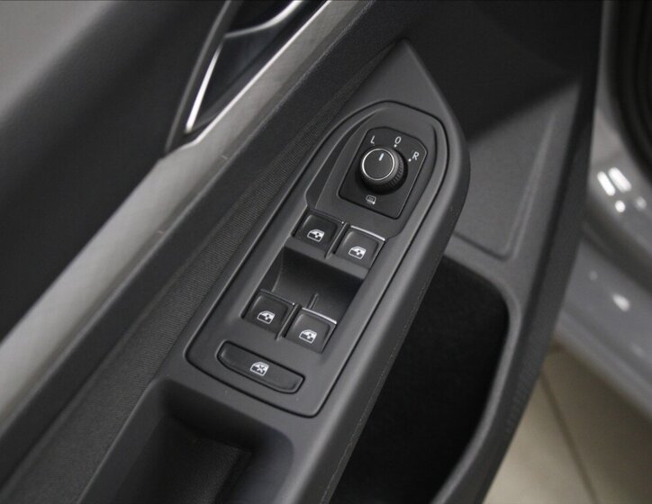 Volkswagen Golf Hatchback 999,0 81 kw