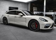 Porsche Panamera 4