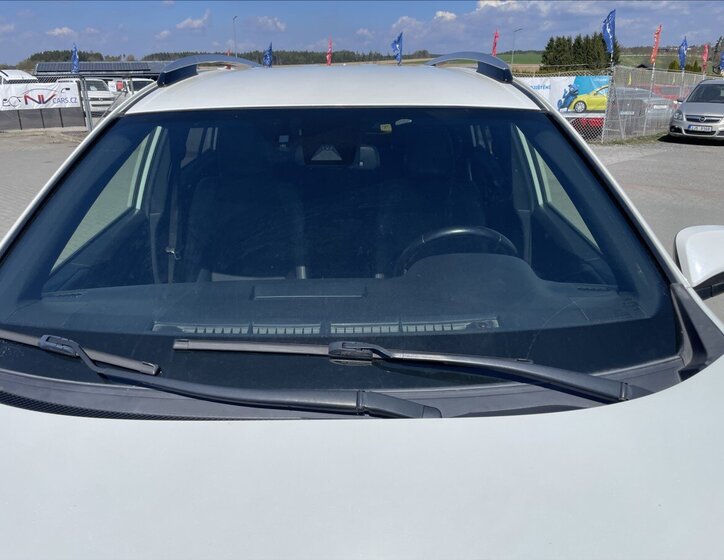 Toyota RAV4 SUV / Terénní 2,5 l 145 kw