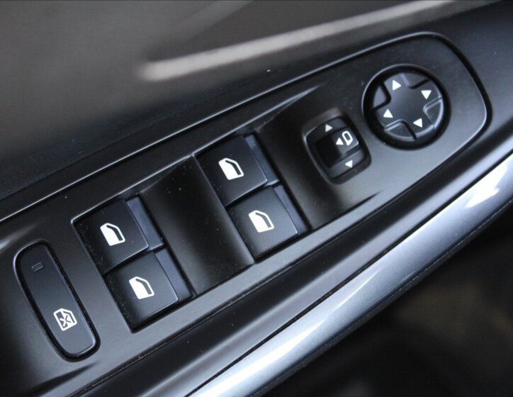 Opel Grandland X SUV / Terénní 1,5 l 96 kw