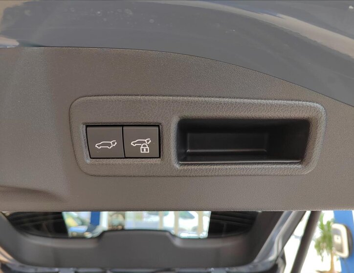 Subaru Solterra SUV / Terénní 0,0 160 kw