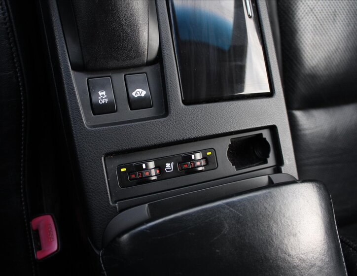 Lexus RX 450h SUV 3,5 l 183 kw