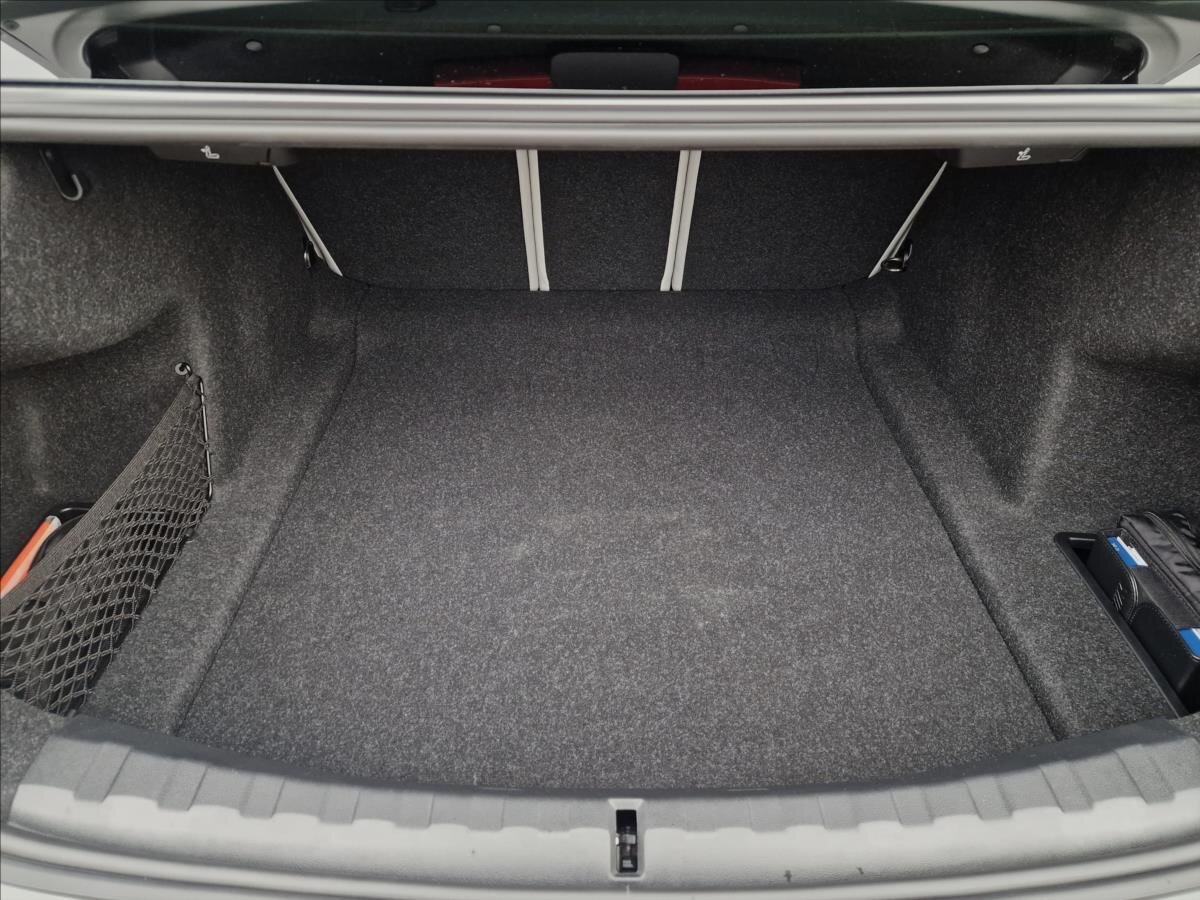 BMW M3 Sedan / Limuzína 3,0 l 390 kw