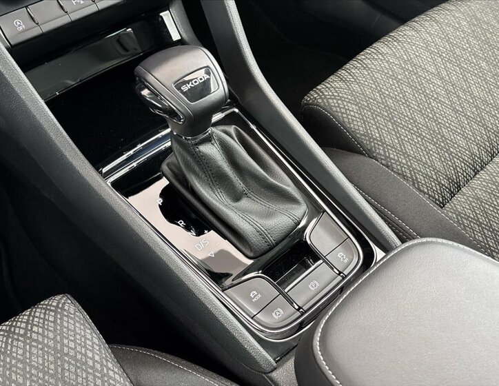 Škoda Karoq SUV / Terénní 1,5 l 110 kw