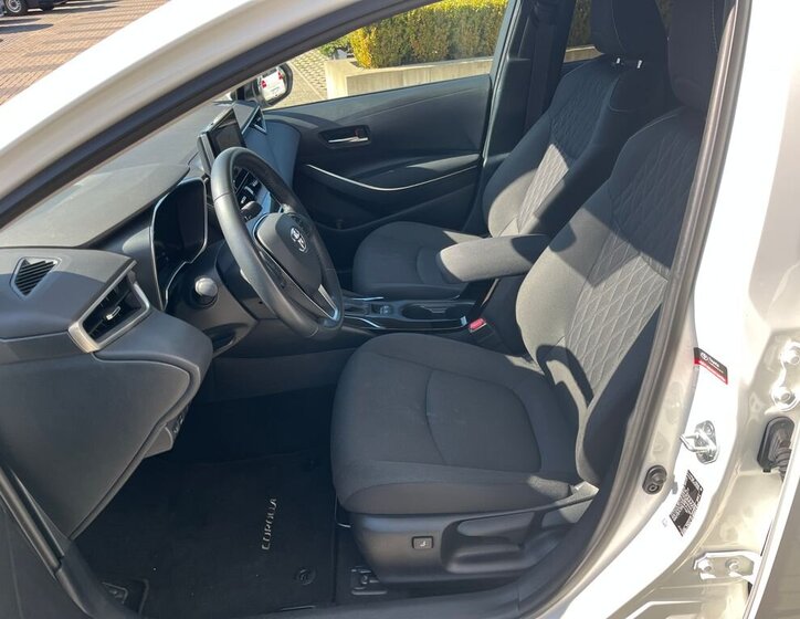 Toyota Corolla Sedan / Limuzína 1,5 l 92 kw