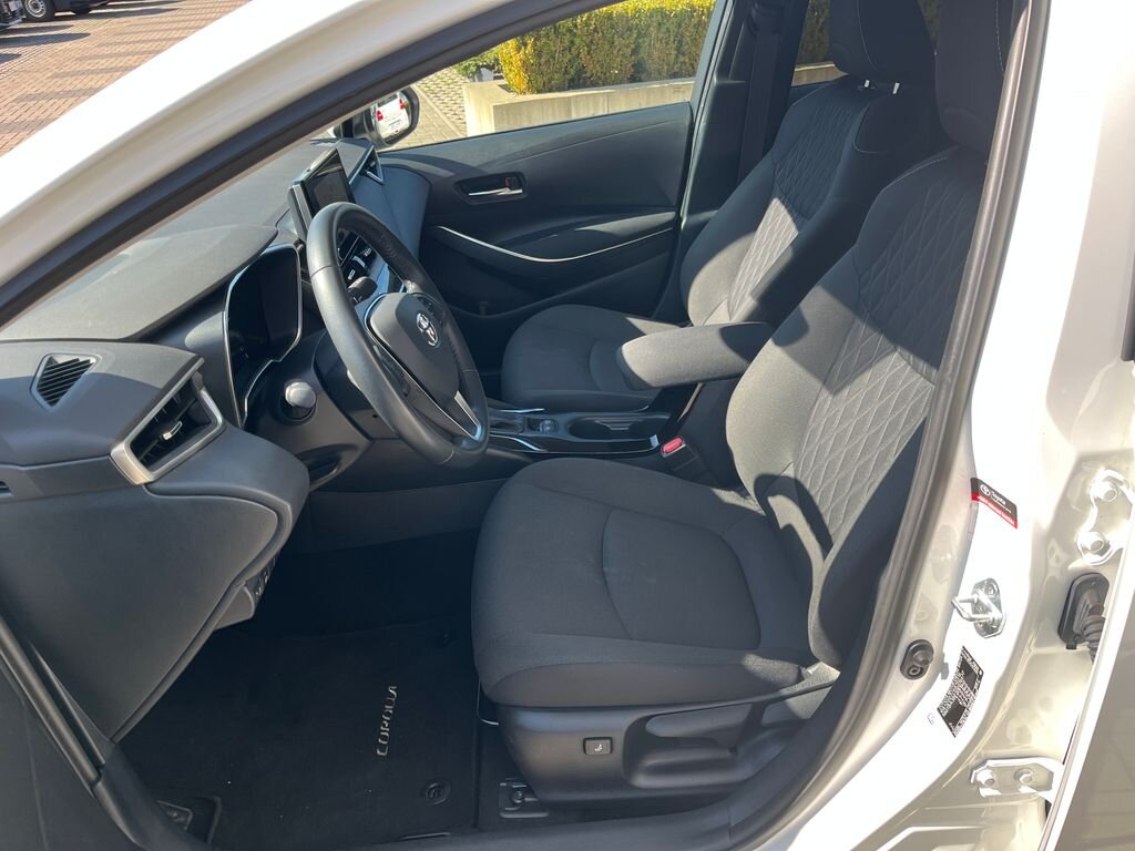 Toyota Corolla Sedan / Limuzína 1,5 l 92 kw