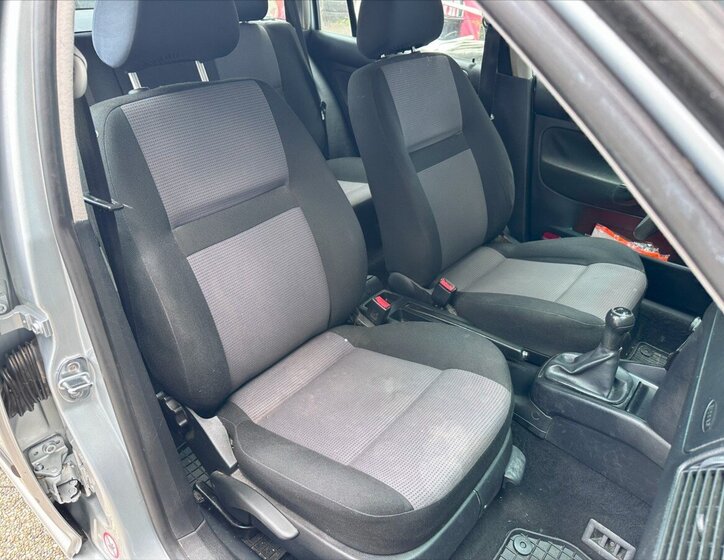 Volkswagen Golf Kombi 1,4 l 55 kw