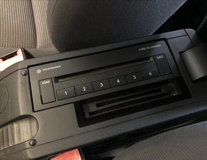 Volkswagen New Beetle 27