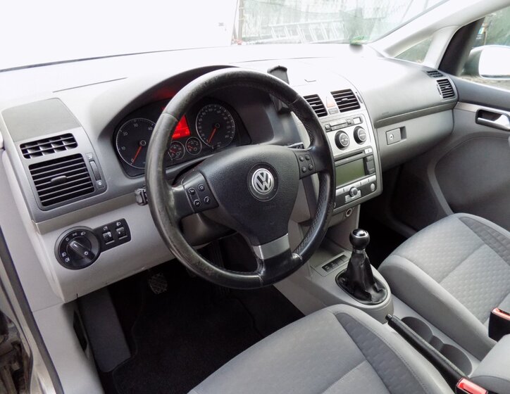 Volkswagen Touran Ostatní 2,0 l 103 kw