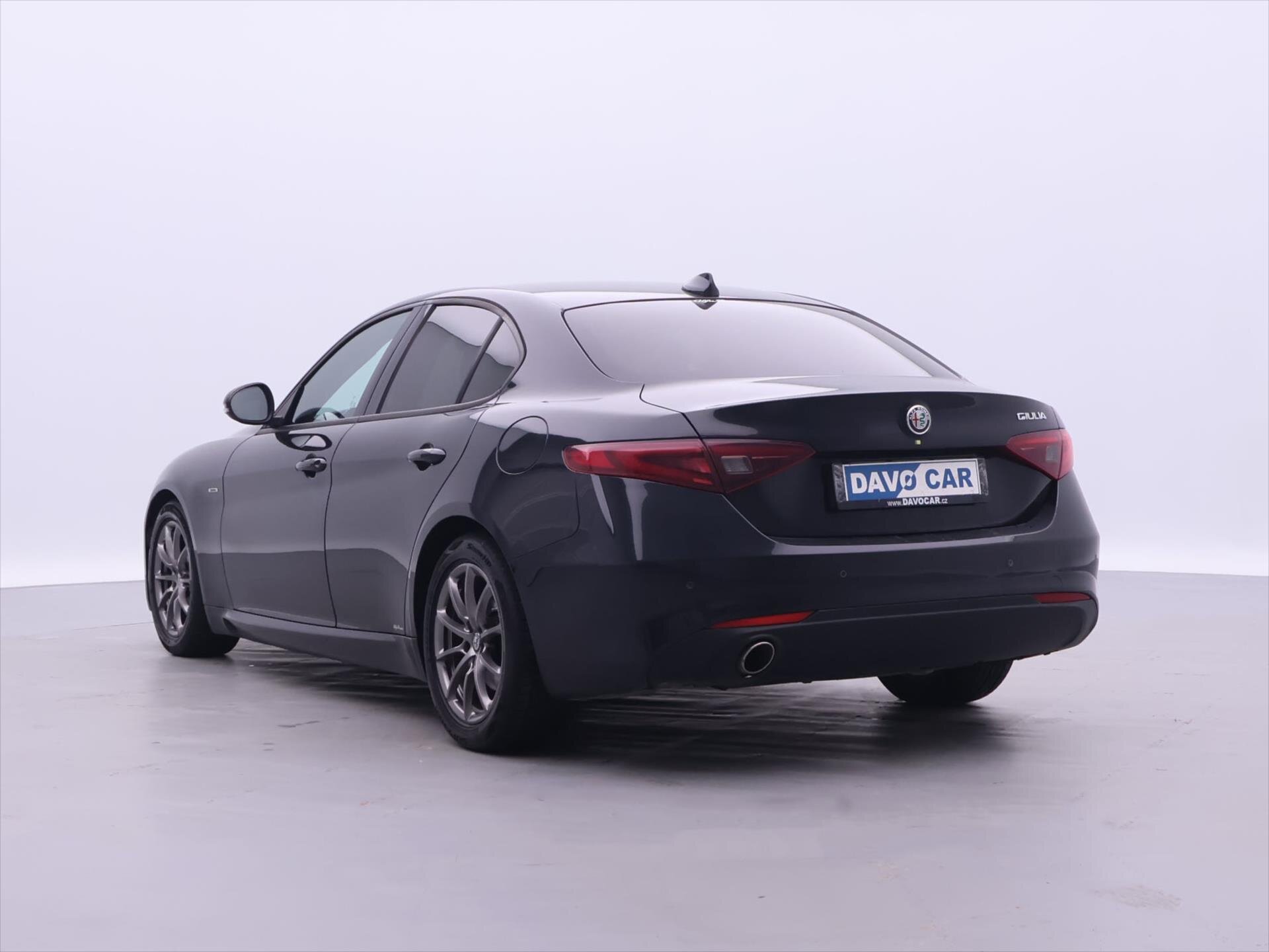 Alfa Romeo Giulia Sedan / Limuzína 2,1 l 110 kw