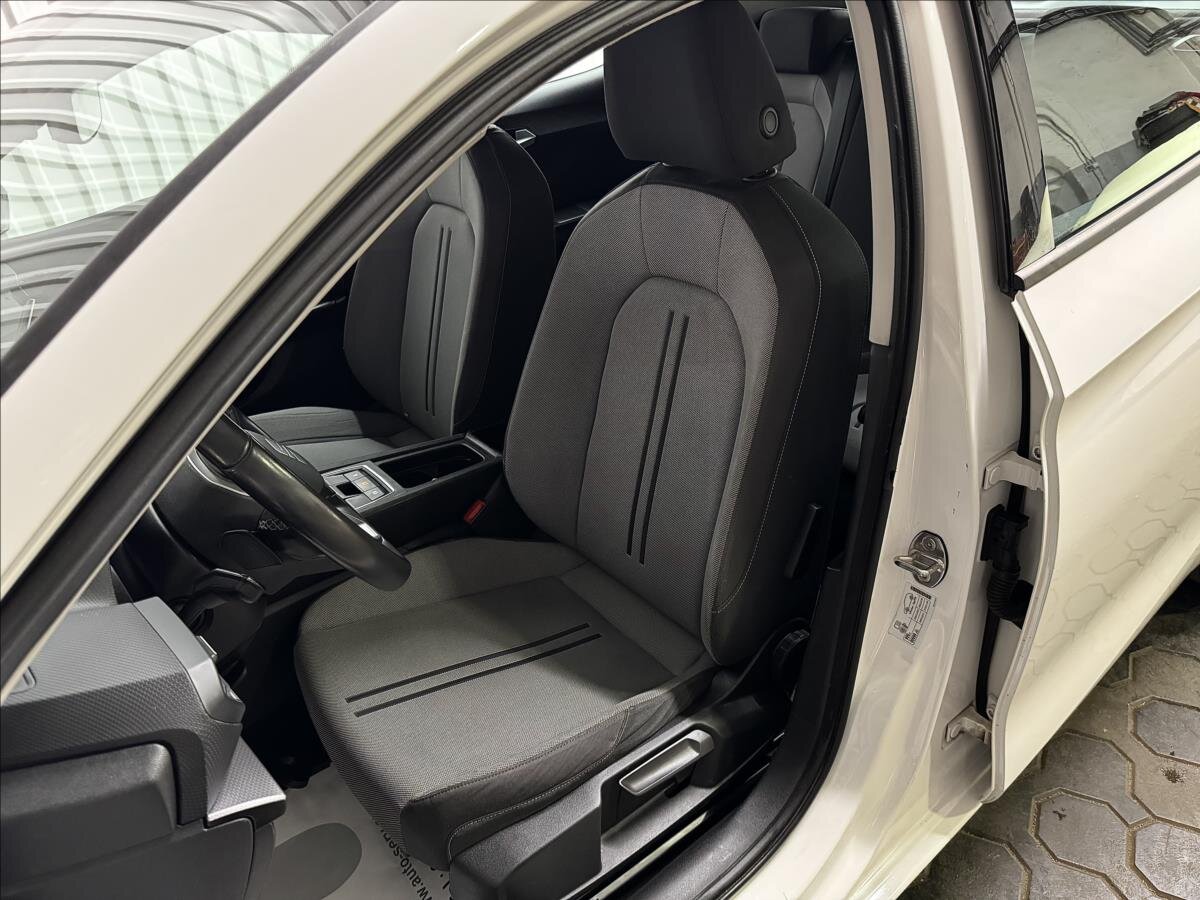 Seat Leon Hatchback 1,5 l 96 kw