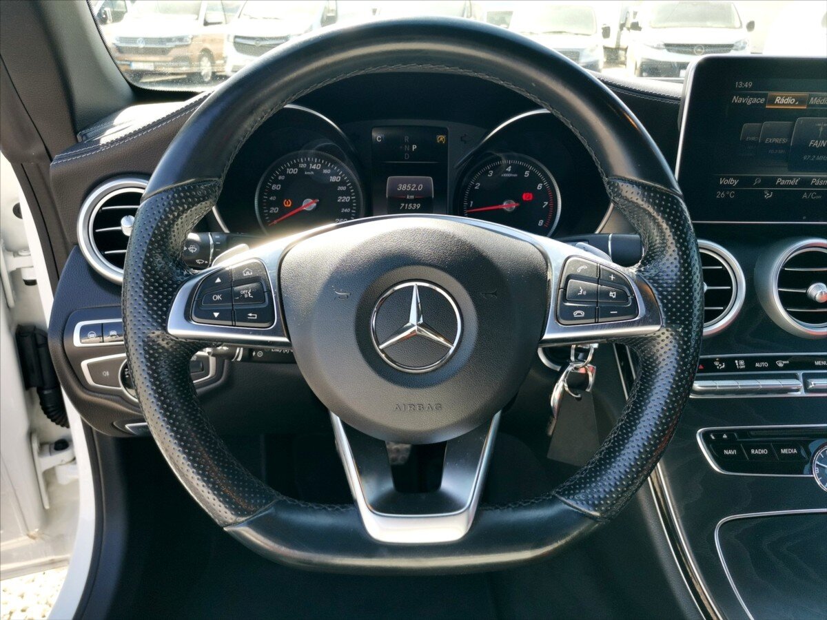 Mercedes-Benz Třídy C Kabriolet 2,0 l 180 kw