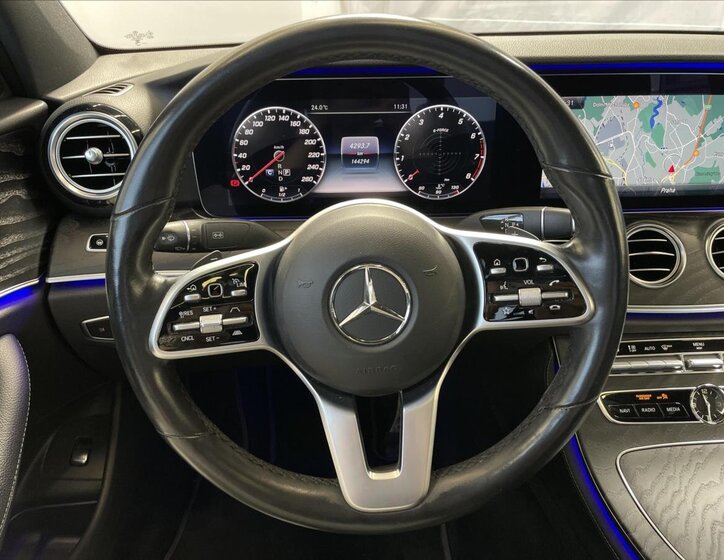 Mercedes-Benz Třídy E Sedan 3,0 l 270 kw