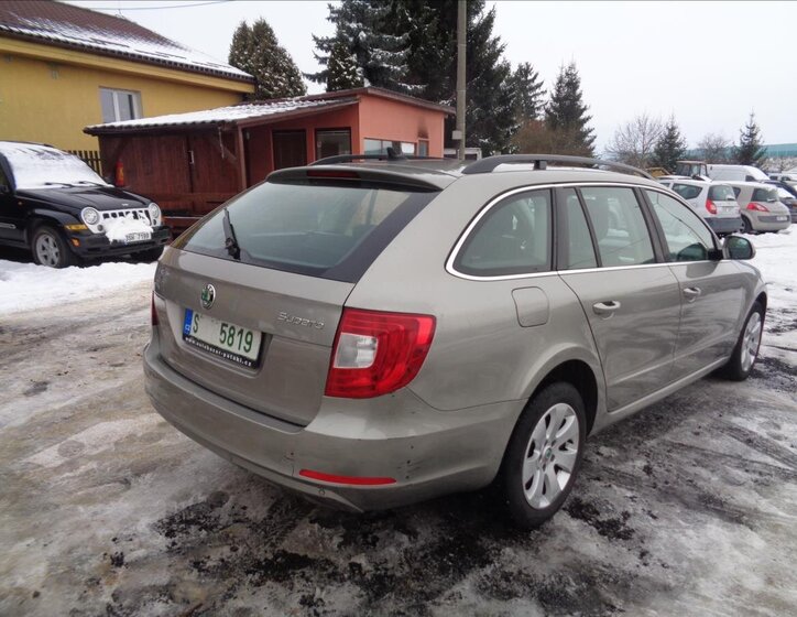 Škoda Superb Kombi 1,6 l 77 kw