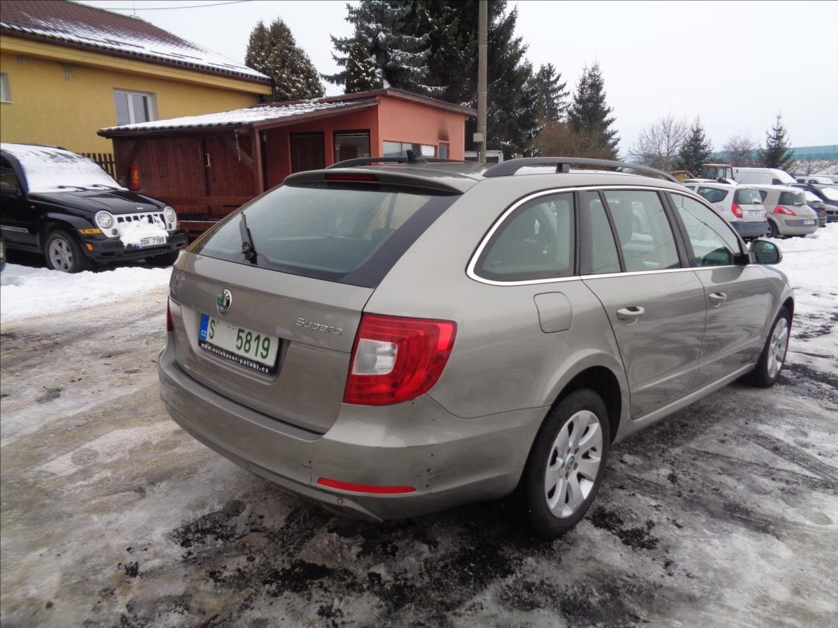 Škoda Superb Kombi 1,6 l 77 kw