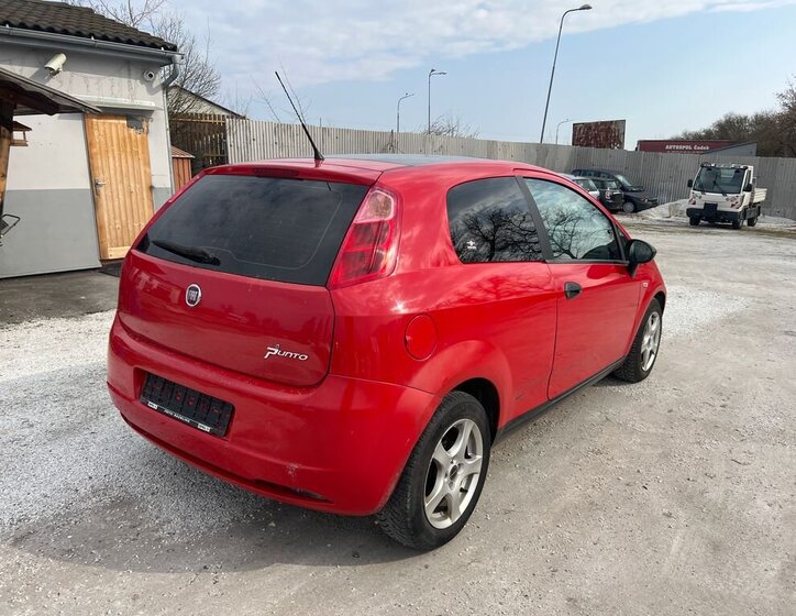 Fiat Grande Punto Kombi 1,2 l 48 kw