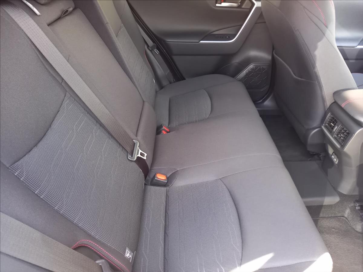 Toyota RAV4 SUV / Terénní 2,5 l 136 kw