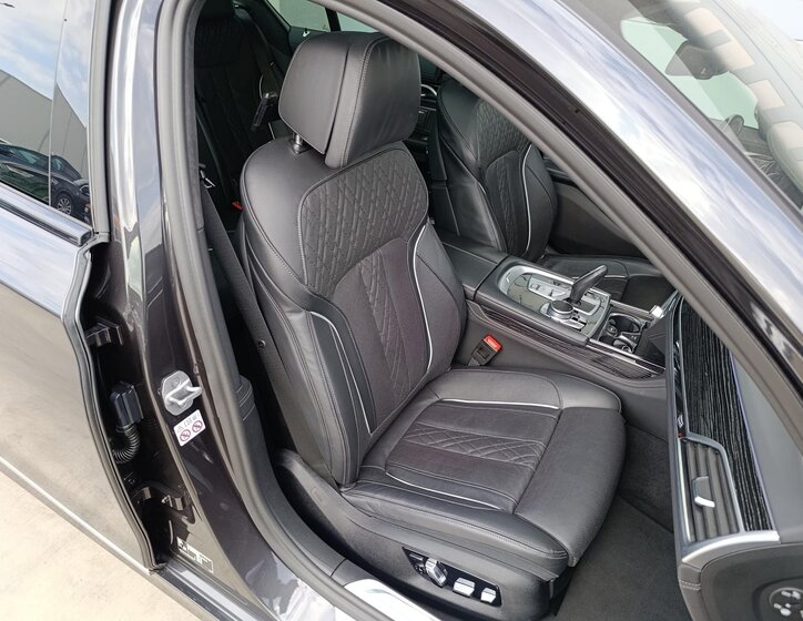 BMW Řada 7 Ostatní 3,0 l 250 kw