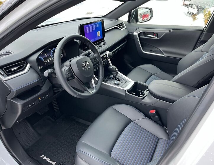 Toyota RAV4 SUV 2,5 l 131 kw