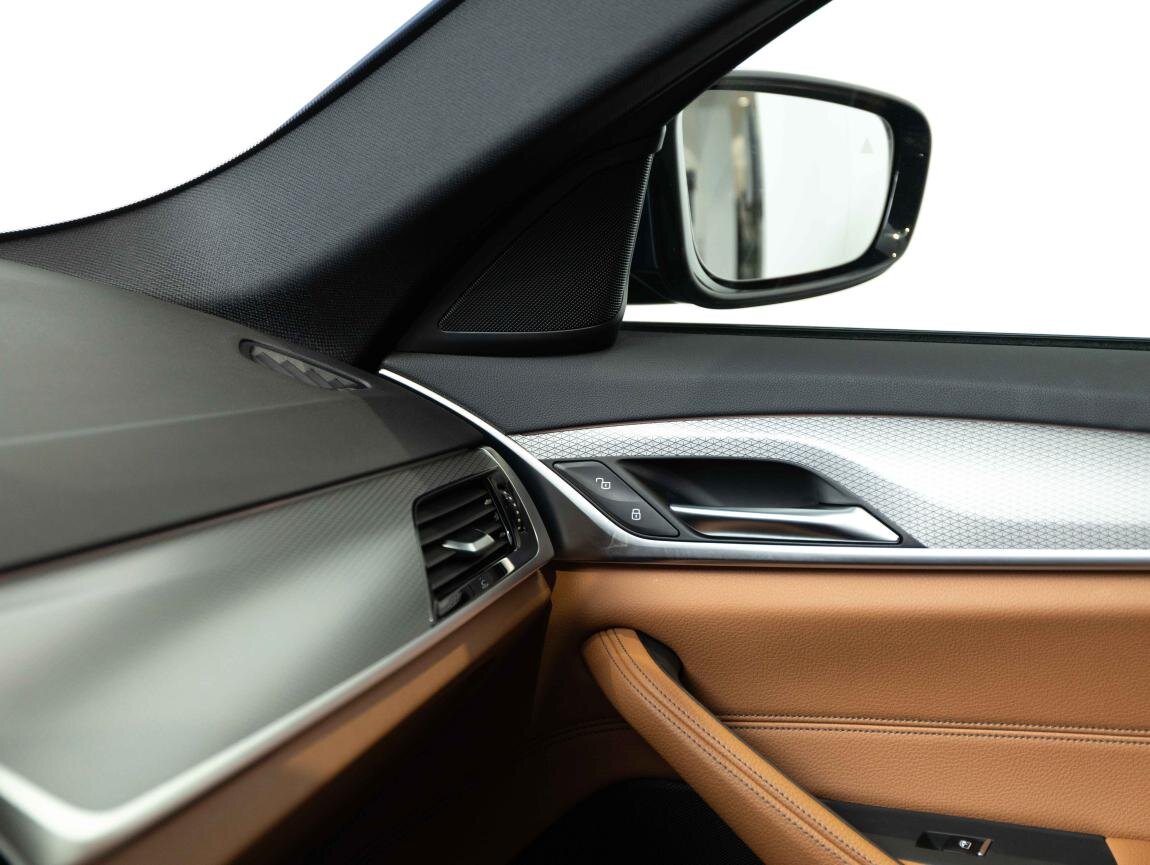 BMW Řada 5 Kombi 3,0 l 195 kw