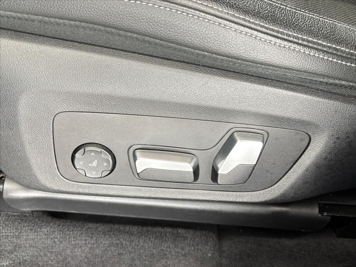 BMW X3 SUV / Terénní 2,0 l 140 kw