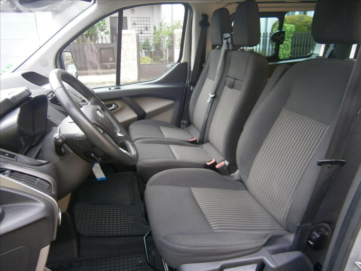 Ford Tourneo Custom Kombi 2,2 l 114 kw