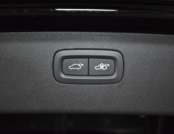 Volvo XC90 SUV / Terénní 2,0 l 228 kw