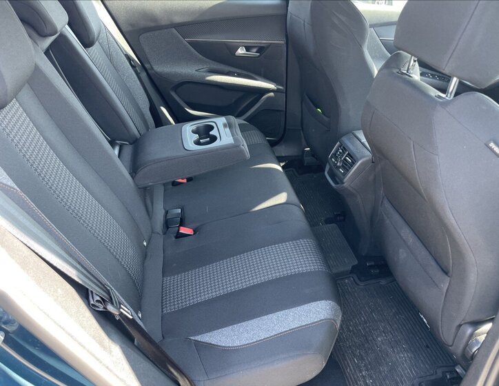 Peugeot 3008 MPV 1,2 l 96 kw