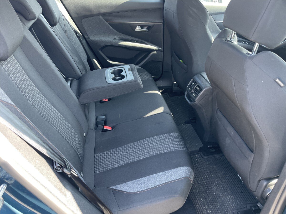 Peugeot 3008 MPV 1,2 l 96 kw