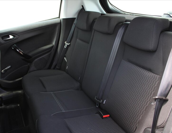 Peugeot 208 Hatchback 1,2 l 60 kw