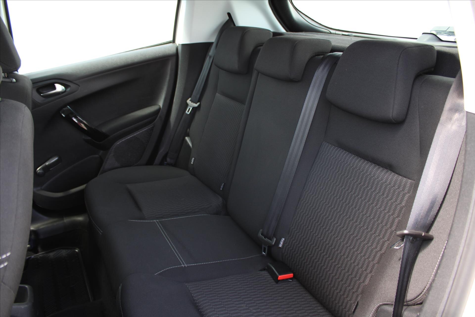 Peugeot 208 Hatchback 1,2 l 60 kw