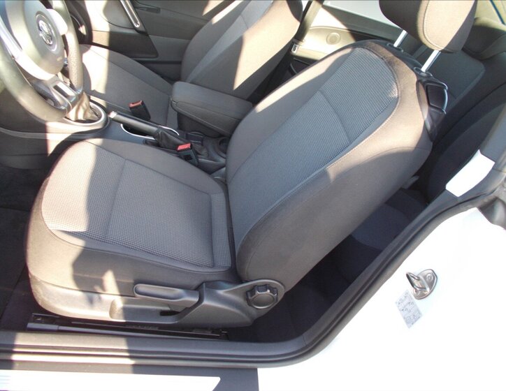 Volkswagen Beetle Hatchback 1,2 l 77 kw