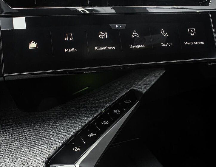 Peugeot 5008 SUV 1,2 l 105 kw