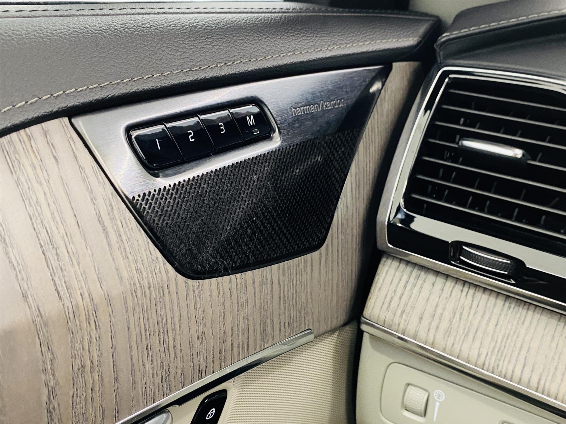 Volvo XC90 SUV / Terénní 2,0 l 173 kw