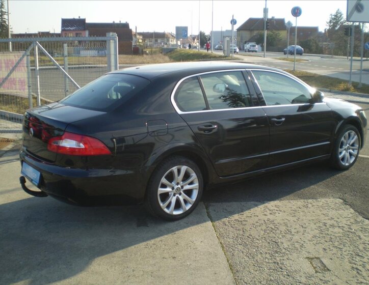Škoda Superb Sedan 1,6 l 77 kw