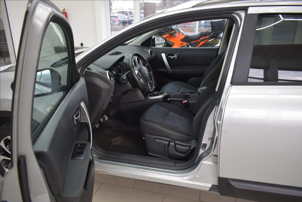 Nissan Qashqai SUV 2,0 l 104 kw