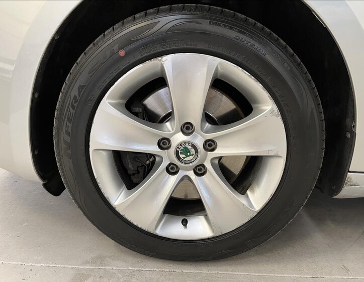 Škoda Superb Liftback 2,0 l 103 kw